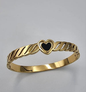 Golden Heartline Bangle - zaynamart.com
